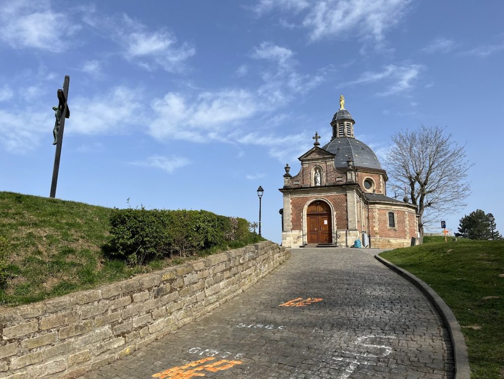 Join SFIDA Cycling for a fully supported classics-week ride experience in Belgium and northern France, centred on the Tour of Flanders and Paris–Roubaix Sportives.